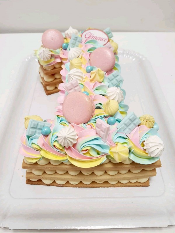 Number cake thème licorne couleur pastel pour fille 13250 st chamas