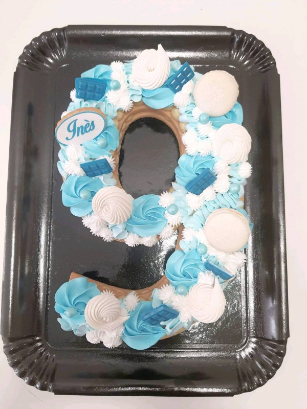 number cake bleu 9 pour anniversaire 13800 Istres